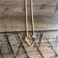 Rosa Heart Necklace