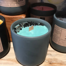 Load image into Gallery viewer, Black Jar with Wooden Wick Crystal Candles
